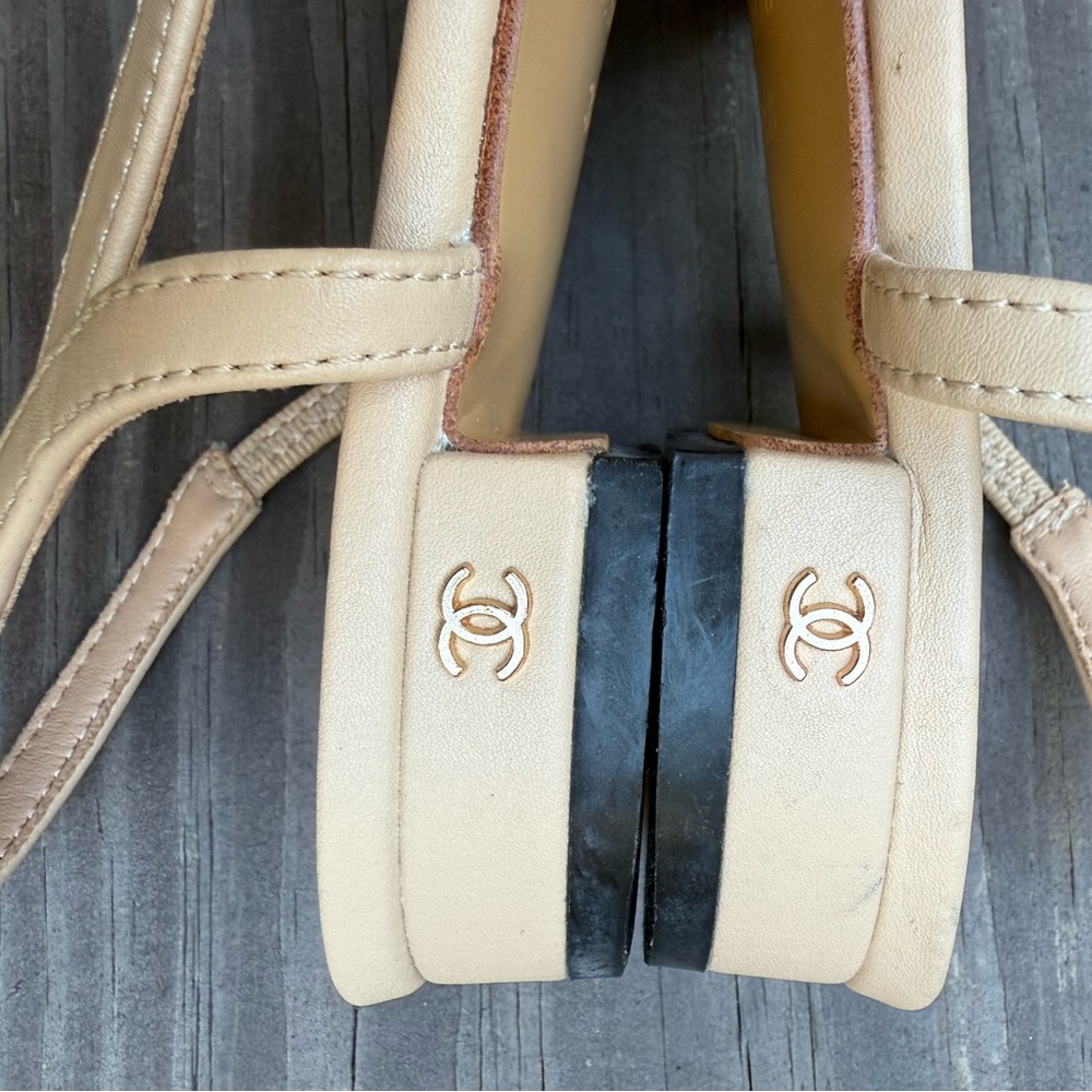 CHANEL Beige Leather Flats with CC Logos